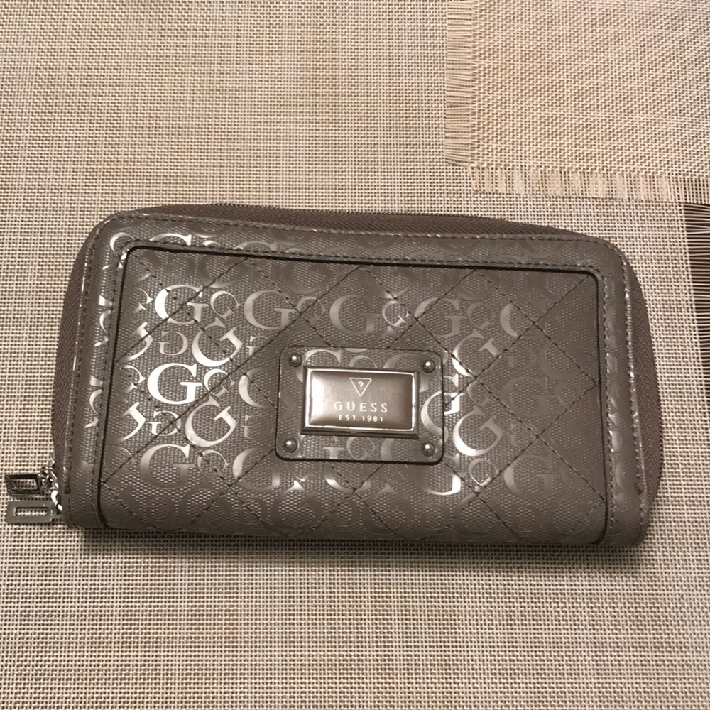 Guess wallet
